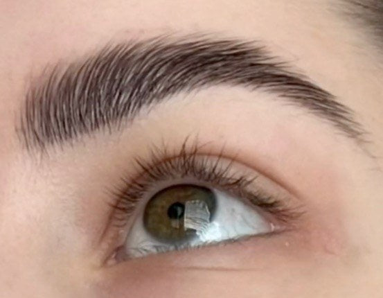 A second customer's lashes before starting Root 1, week zero